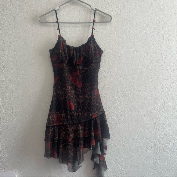 Urban Outfitters Kimchi Blue Rosebud Asymmetrical Mini Dress Size L NEW - Picture 2 of 10